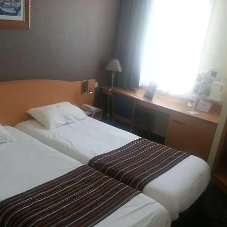 Kyriad Sète - Hotel 3*