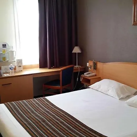 Kyriad Sète - Hotel Balaruc-le-Vieux