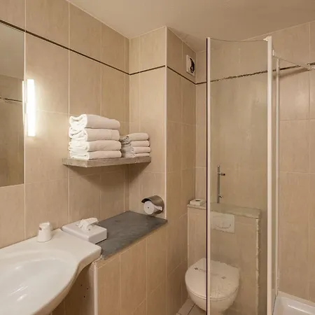 Kyriad Sète - Hotel Balaruc-le-Vieux