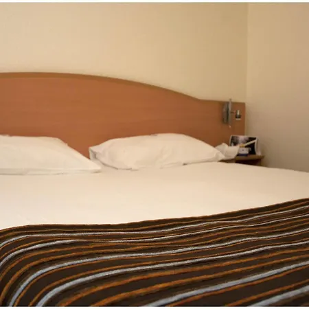 Kyriad Sète - Hotel